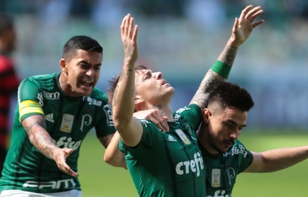 Palmeiras se recupera após clássico e bate Vitória por 4 a 2 em casa