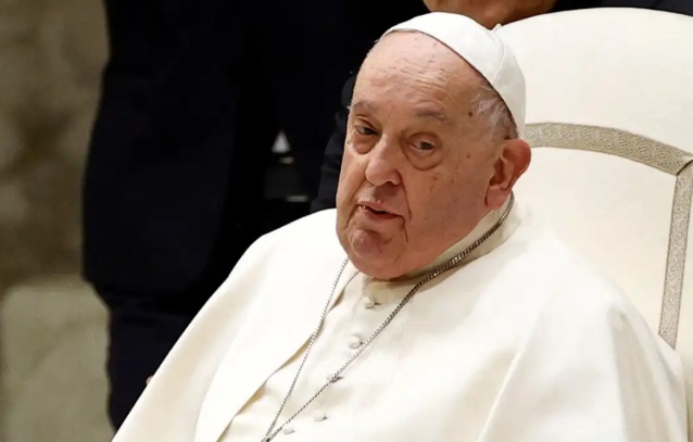 Papa Francisco dormiu bem e está descansando no hospital, diz Vaticano