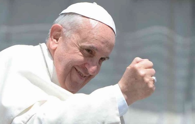 Papa Francisco permite perdão do aborto por padres católicos