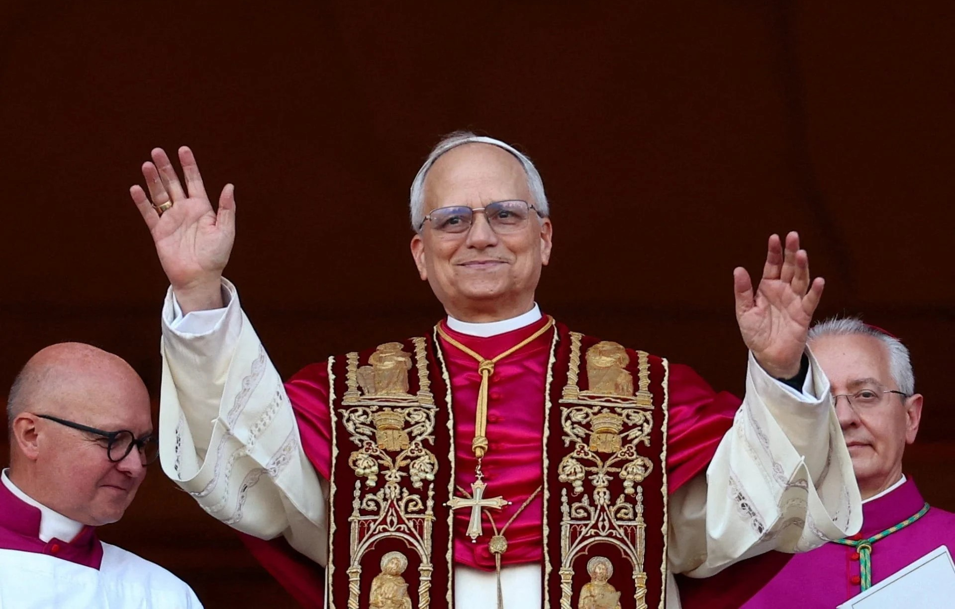 Papa Leão XIV celebra missa para pessoas em situação de rua e refugiados