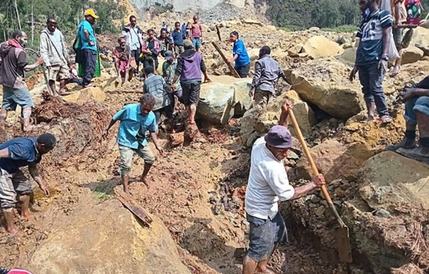 Papua-Nova Guiné diz que deslizamento de terra soterrou mais de 2 mil pessoas e pede ajuda