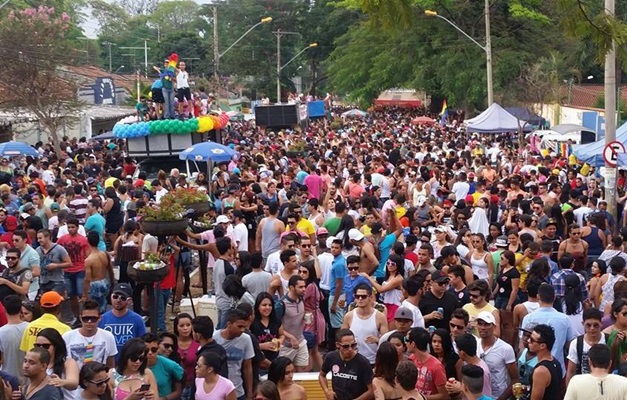 Parada do Orgulho LGBT ganha as ruas de Goiânia neste domingo (4/10)