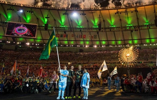 Paralimpíada do Rio é encerrada com "cerimônia musical" no Maracanã