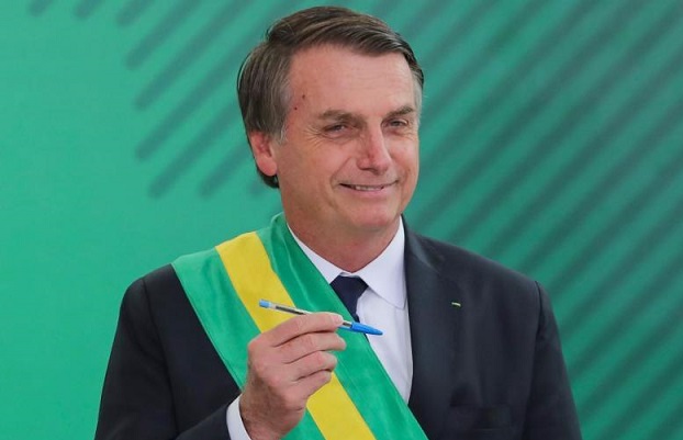 Parecer da AGU obriga Ibama a anular multa contra Bolsonaro