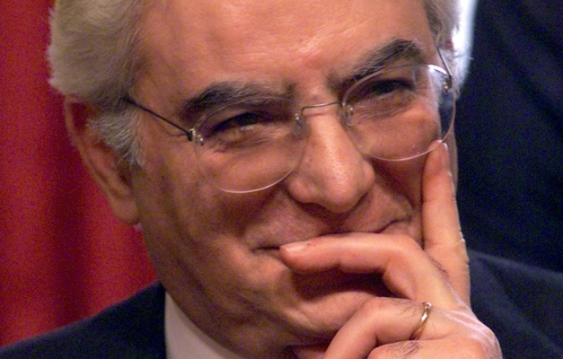 Parlamento italiano elege Sergio Mattarella como novo presidente do país