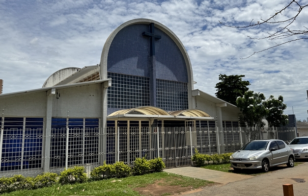 Paróquia Mãe de Misericórdia é recanto da fé católica no coração de Goiânia