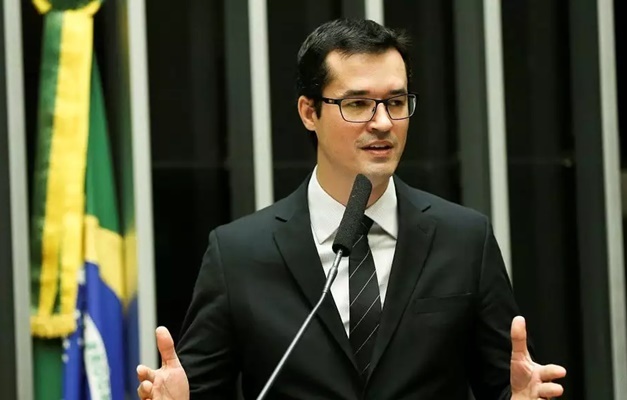 Partido Novo bate recorde de filiações com chegada de Deltan Dallagnol