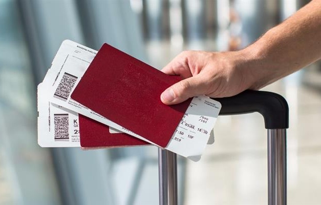 Passagens aéreas recuam 14,15% em abril no IPCA e impedem alta maior da inflação