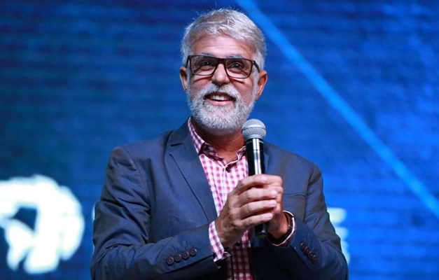 Pastor Cláudio Duarte se apresenta em Goiânia