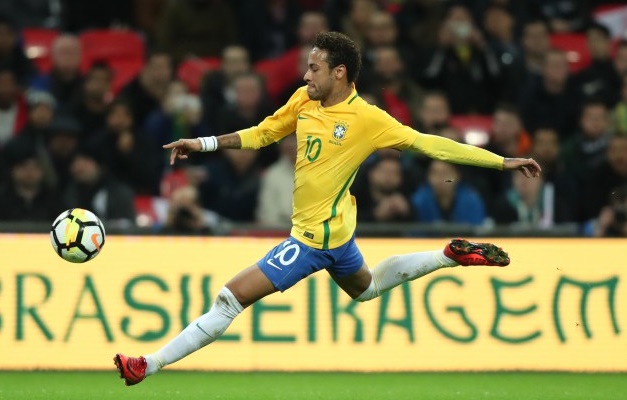 Pelé diz que Neymar é o melhor do mundo e está pronto para liderar a seleção
