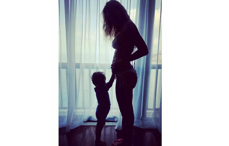 Pelo Instagram, Luana Piovani anuncia que está grávida de gêmeos