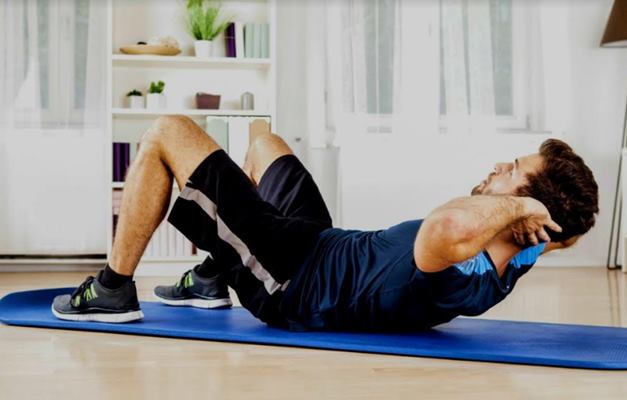 Personal trainer dá dicas de como se exercitar em casa