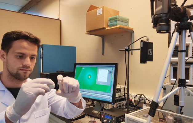 Pesquisadores da UFG sintetizam nanopartícula que trata câncer com calor