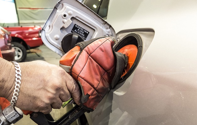 Petrobras aumenta preços da gasolina e do diesel nas refinarias Petrobras aumenta preços da gasolina e do diesel nas refinarias