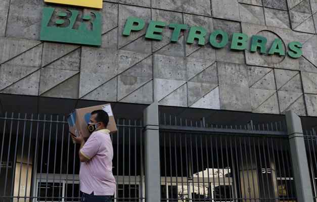 Petrobras muda política de dividendos e reduz ganho de acionistas