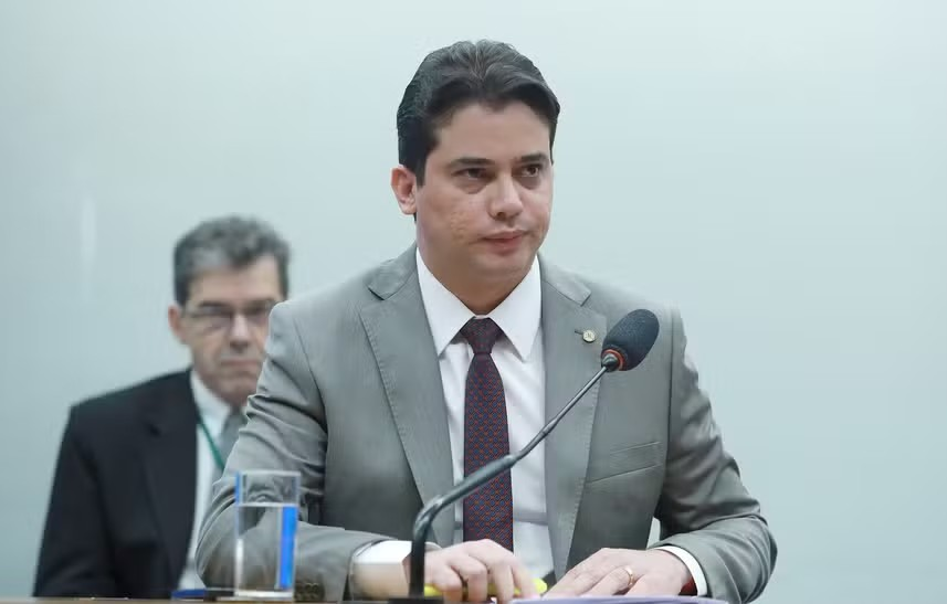 PF cumpre mandado na Câmara dos Deputados em operação que investiga fraudes em licitações no CE