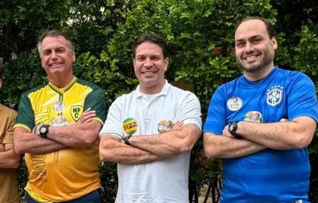 PF indicia Bolsonaro, Carlos e Ramagem no inquérito da 'Abin paralela'