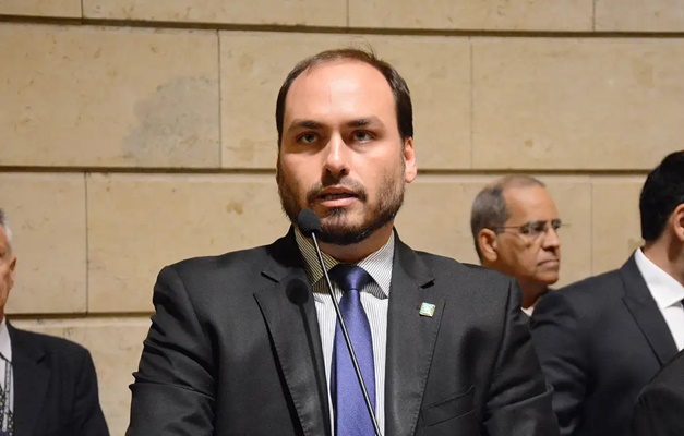 PF indicia Carlos Bolsonaro e Ramagem no inquérito da “Abin Paralela”