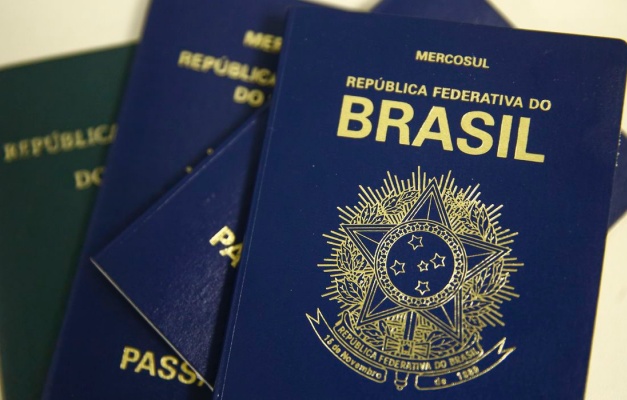 PF vai suspender emissão de novos passaportes por falta de verba
