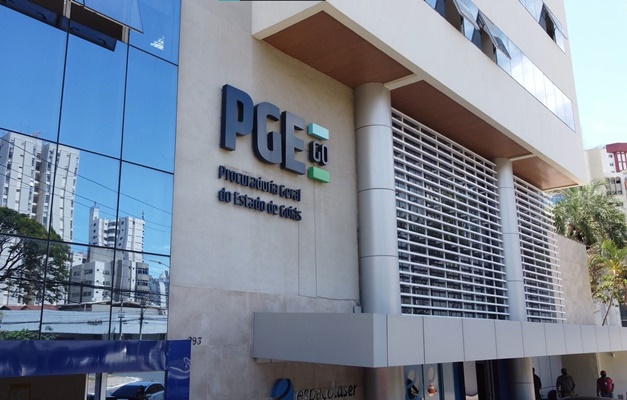 PGE-GO publica edital de seleção para estágio de graduação em Direito