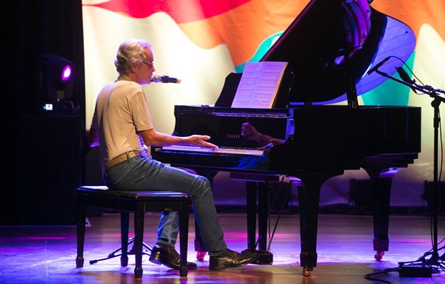 Pianistas encerram segunda noite de espetáculos em Pirenópolis