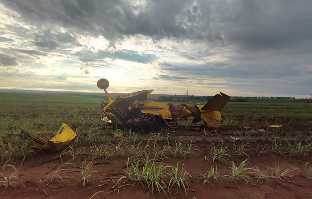 Piloto morre em queda de avião agrícola em Quirinópolis