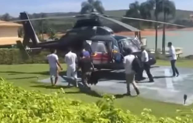 Pimentel vai buscar filho em festa de réveillon com helicóptero do governo 