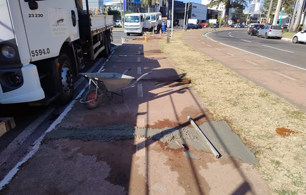 Pista de caminhada da Avenida Ricardo Paranhos é reformada em Goiânia
