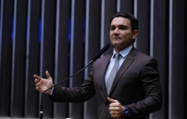 Planalto confirma Celso Sabino no Turismo e Centrão ganha espaço no governo Lula