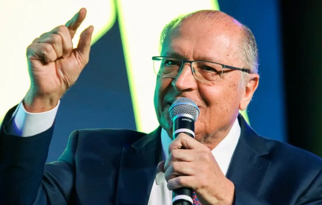 Plano de contingência ao tarifaço deve sair até terça, diz Alckmin