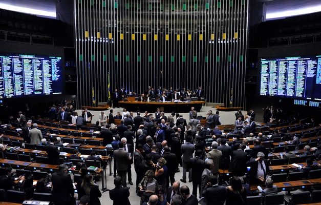 Plenário da Câmara começa sessão de votação da reforma trabalhista; assista