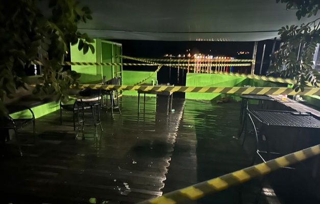 PM interrompe festa com som automotivo em barco no lago Corumbá
