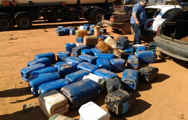 Polícia apreende mais de 2 mil litros de combustível furtado em Goiânia