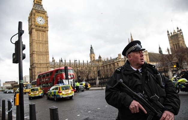 Polícia confirma que terrorista do atentado em Londres era britânico