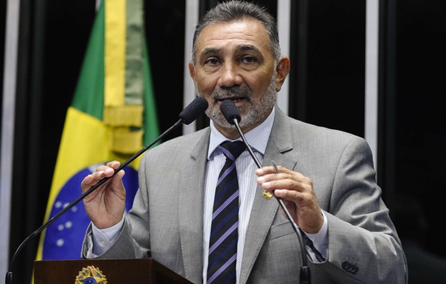 Ex-senador Telmário Mota, suspeito de mandar matar a mãe da