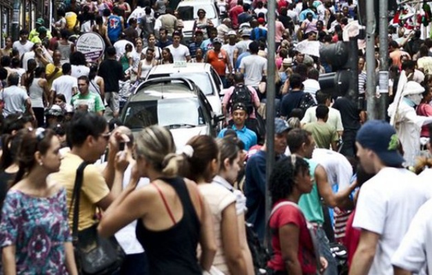 População brasileira é de quase 212,6 milhões, estima IBGE