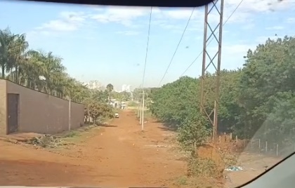 População cobra asfalto em trecho da Avenida João Leite, em Goiânia