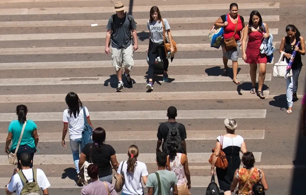 População do Brasil terá ápice em 2041, aponta IBGE