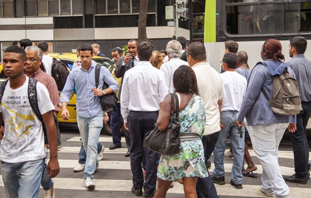 População parda supera a branca pela 1ª vez desde 1872, aponta IBGE