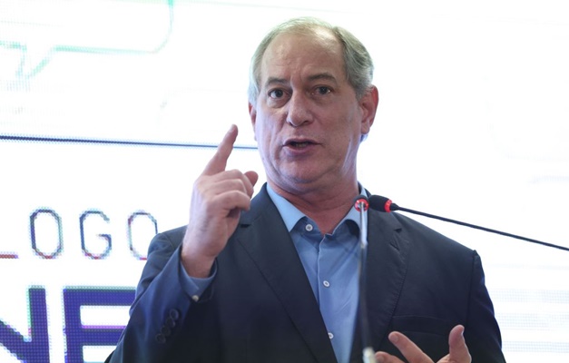 Por criticar Bolsonaro Ciro Gomes investigado pela Pol cia