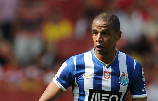 City confirma compra de Fernando e Vila Nova pode lucrar com ex-atleta