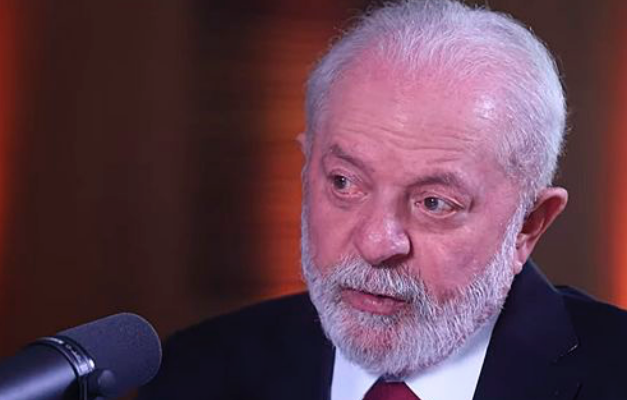 Poupança para alunos de baixa renda será anunciada semana que vem, diz Lula