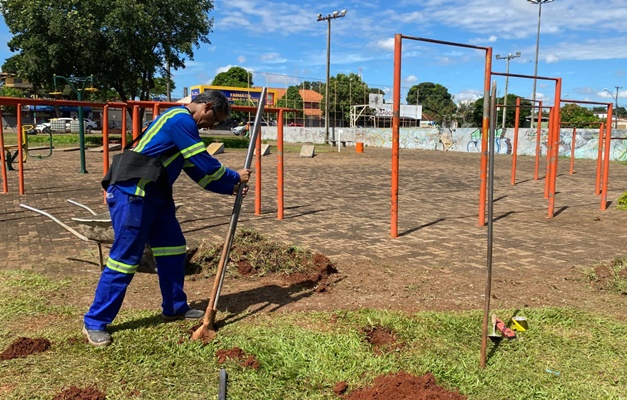 Praça do Jacaré ganha equipamentos de ginástica em Goiânia
