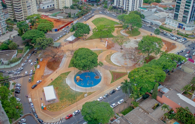 Praça do Sol e seus atrativos são convite para quem visita Goiânia