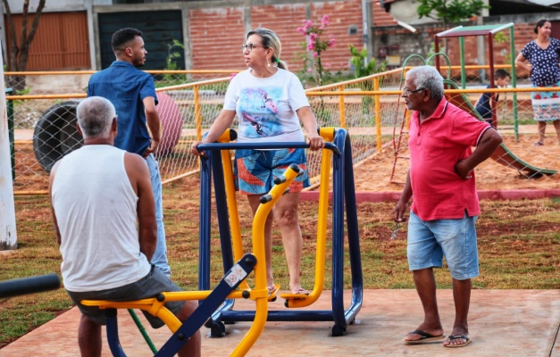Praça no Residencial Serra Azul é inaugurada em Goiânia 