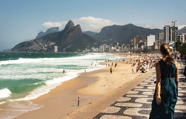 Praia brasileira é a 2ª melhor do mundo, diz guia de viagens