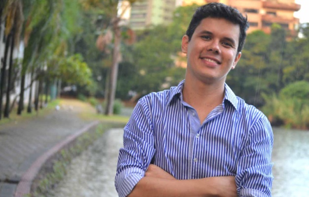 Pré-candidato do PSOL, Fabrício Rosa estará no Roda de Entrevista