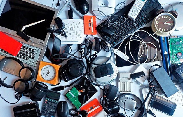 Precisa descartar eletroeletrônicos? Saiba o que pode ser deixado na Comurg