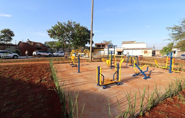 Prefeito de Goiânia inaugura praça no Parque Santa Cruz 