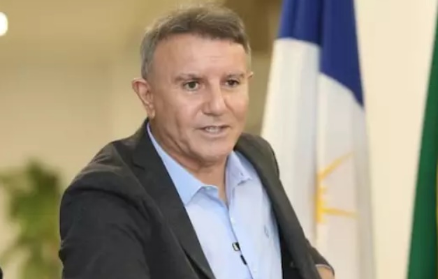 Prefeito de Palmas afastado sofre enfarte na prisão do quartel da PM